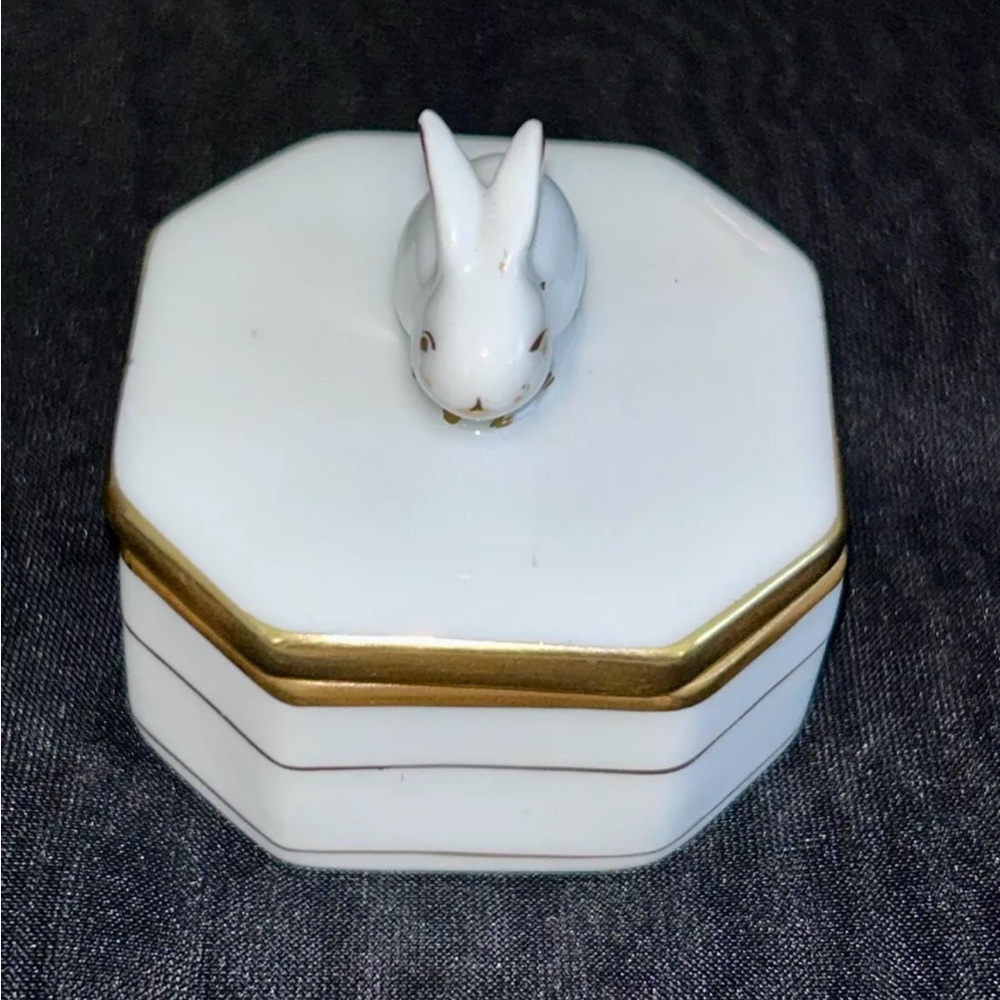 HEREND Hungary Handpainted Gold Trim Trinket Box Signed Numbered